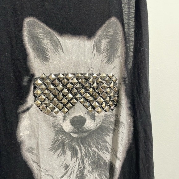 GUESS Wolf Graphic Studded Sunglasses Tank - Picture 2 of 4